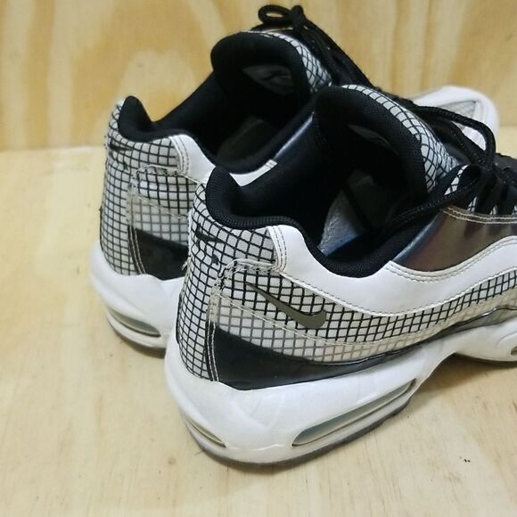 NIKE Men's Athletic AIR MAX 95 LV8 SHOES Men's sz 8.5 / Wmn's sz 10 - Picture 5 of 10